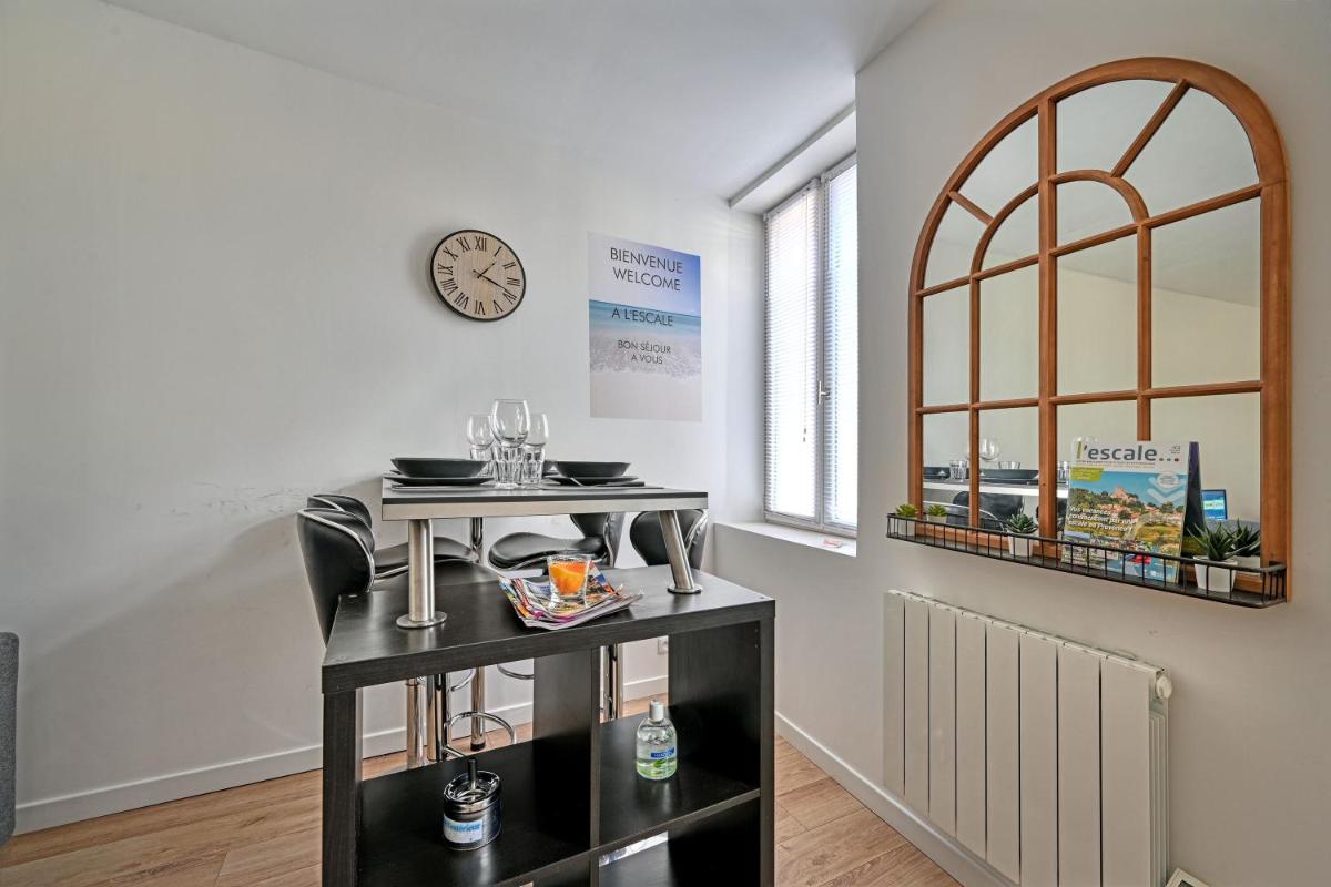 L'ESCALE -Climatisation- Proche CENTRALE TRICASTIN - WIFI - NETFLIX - Parking GRATUIT - Housity