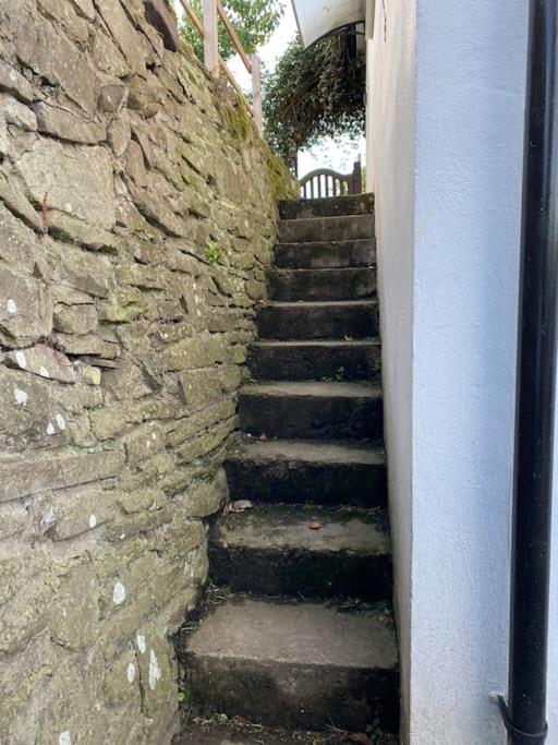 Couples Getaway, with Mountain Views/Dog Friendly - Housity