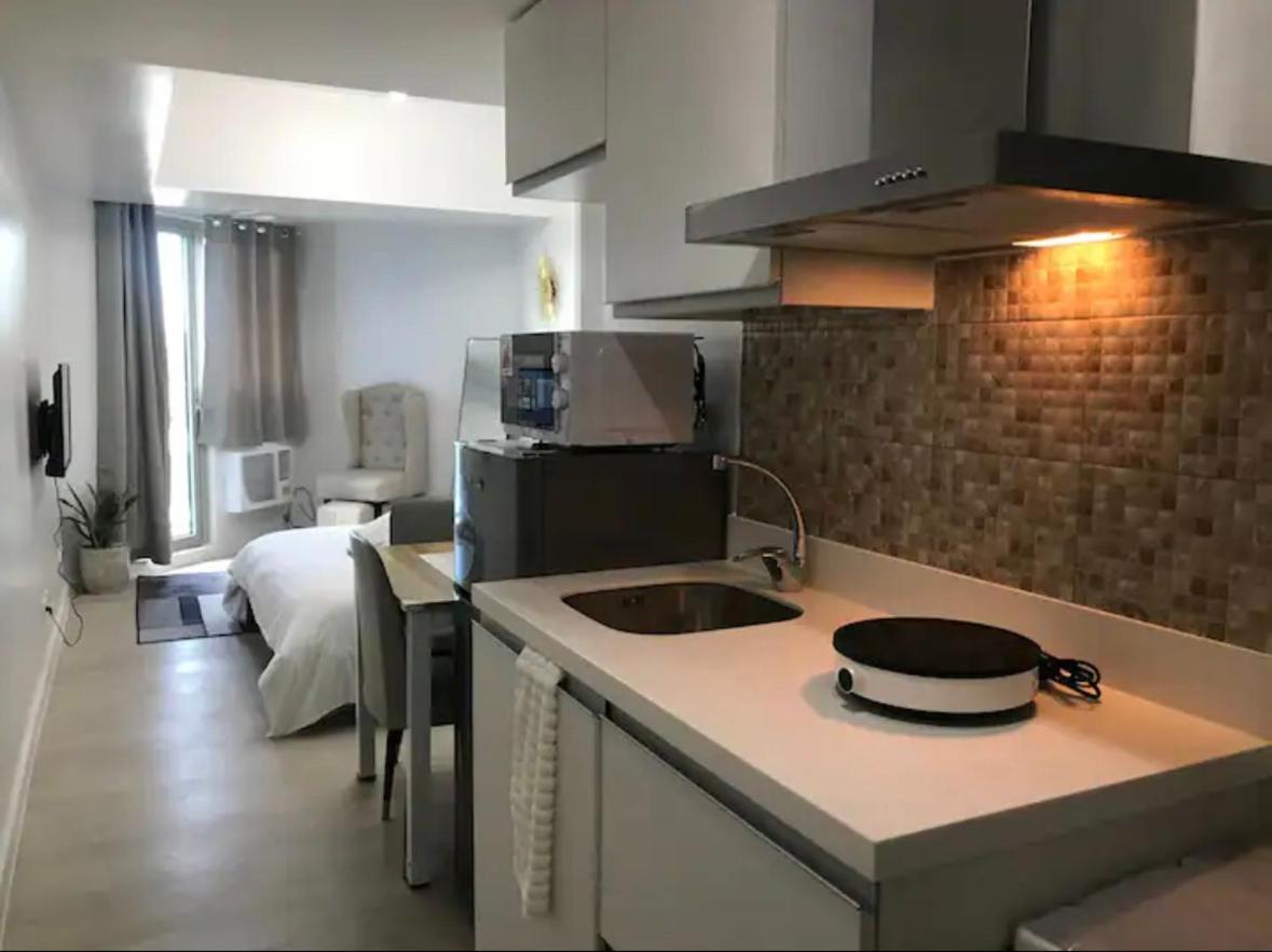 Azure North Studio Fully Furnished - Housity