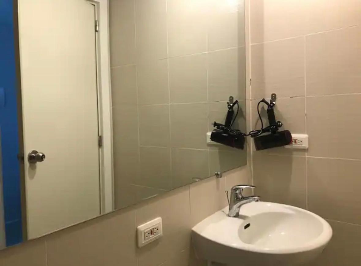 Azure North Studio Fully Furnished - Housity