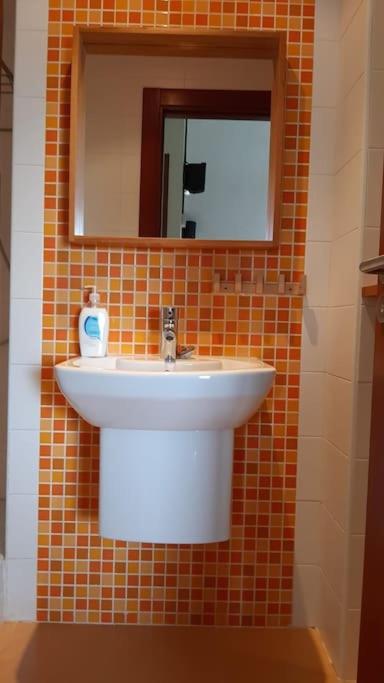Apartamento en Soto de la Marina. Wifi y piscina. - Housity