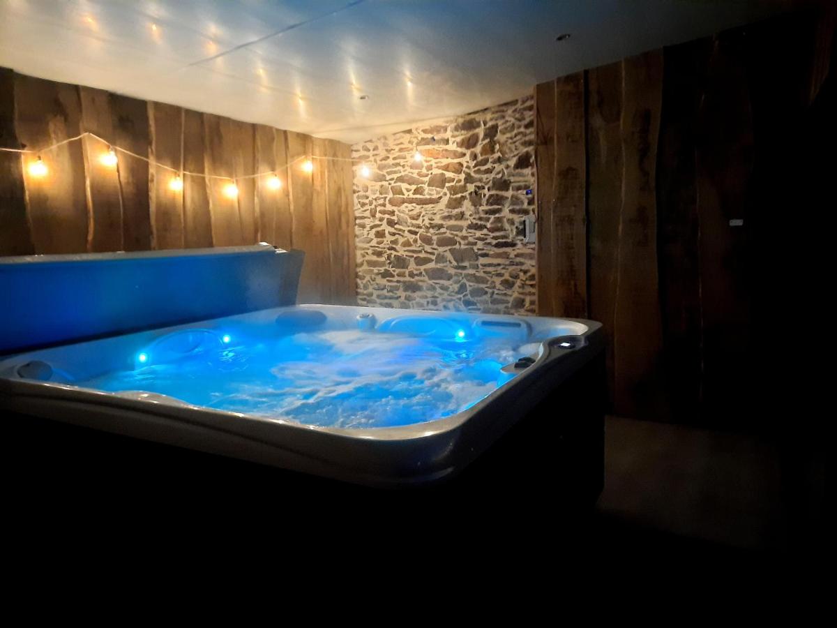 A la Mémoire de Merlin & SPA - Housity
