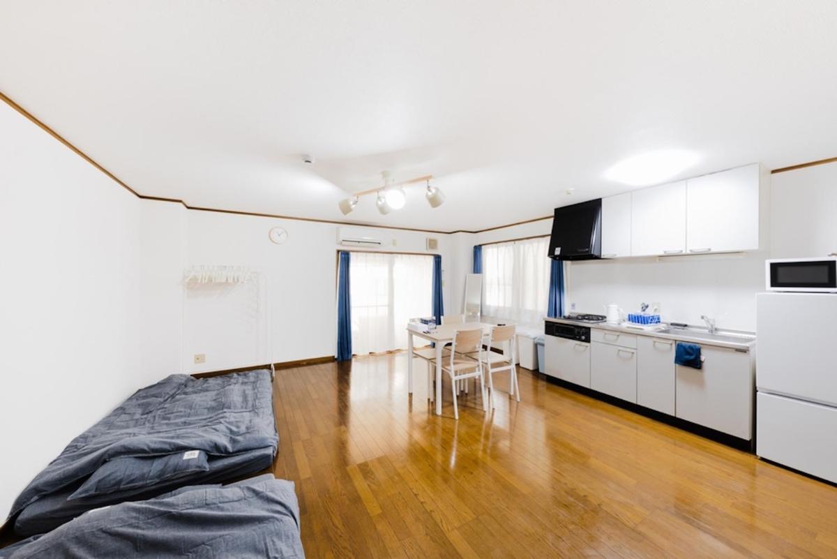 Easy to visit Kyoto Kobe Nara Osaka, 3 mins walk to Dotonbori & Namba - Housity