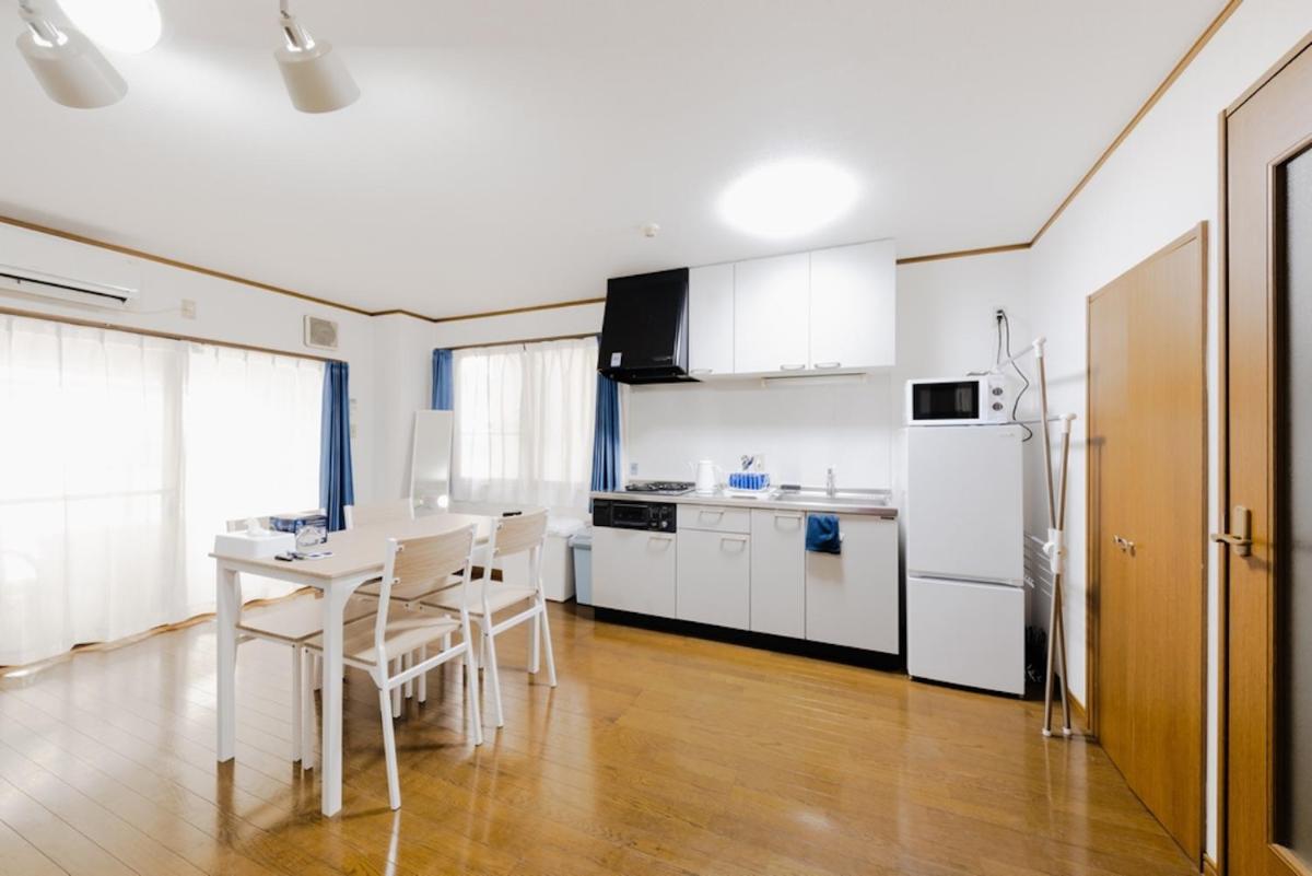 Easy to visit Kyoto Kobe Nara Osaka, 3 mins walk to Dotonbori & Namba - Housity
