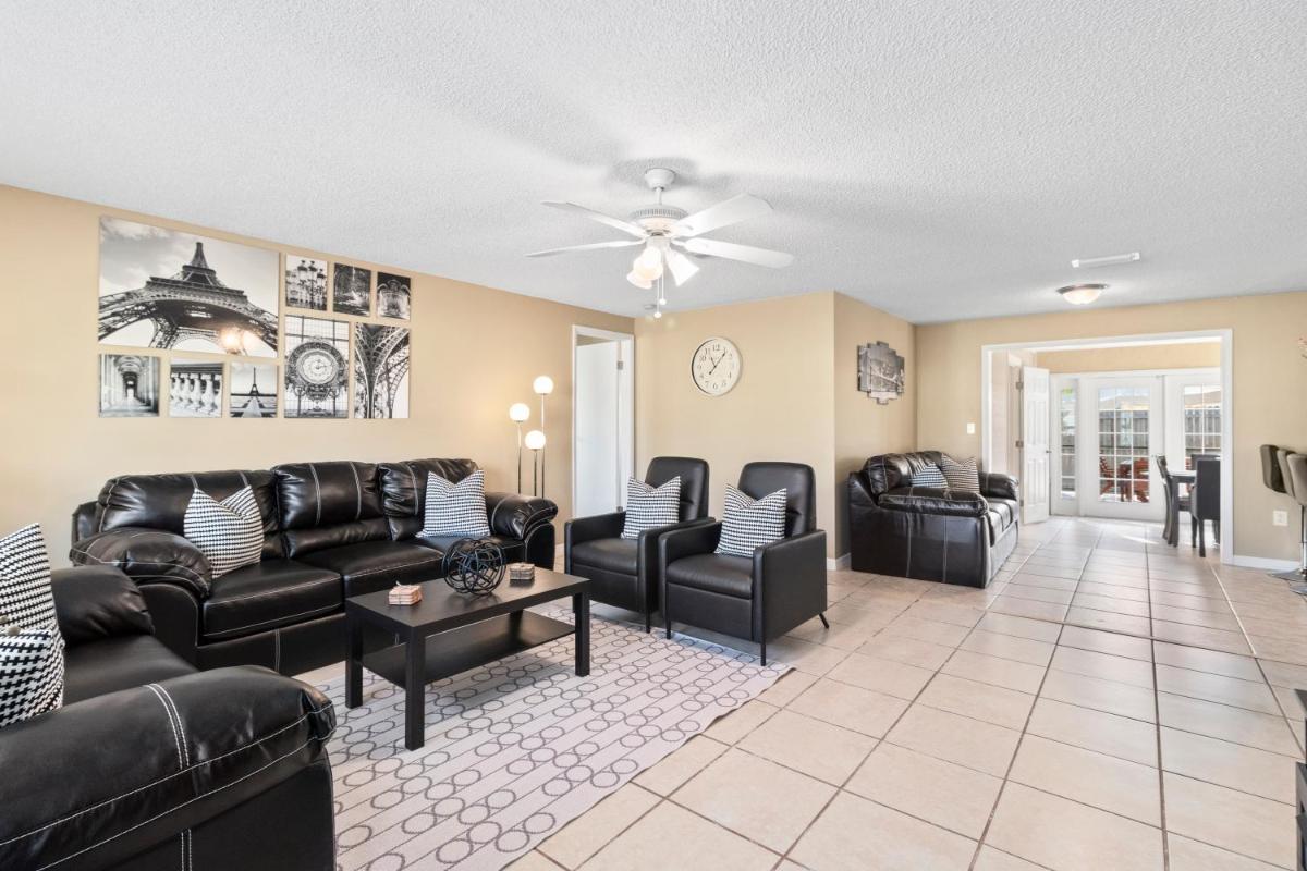 Cozy Family Getaway. Heated Pool and Spa - Housity