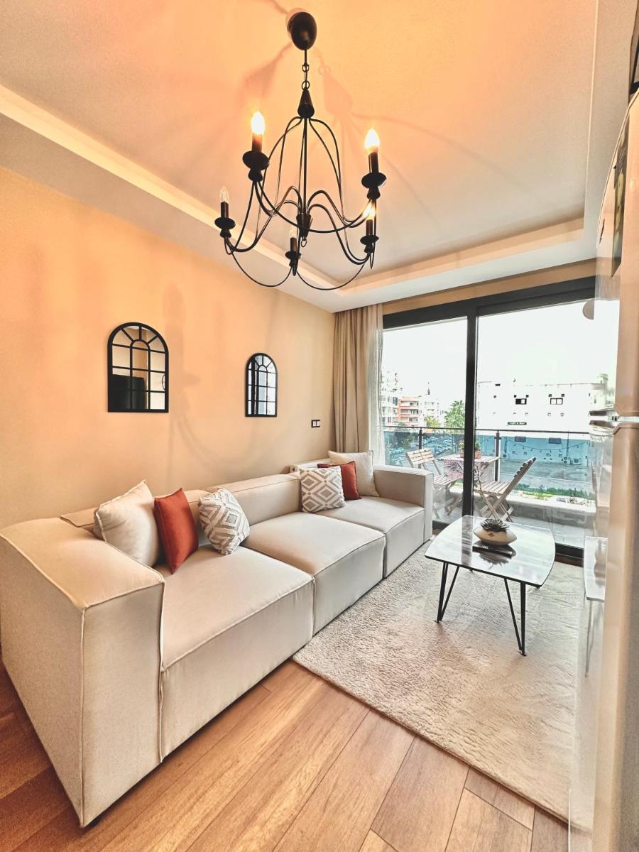 Sehirin minimalist sik ve denize yakin evi - Housity