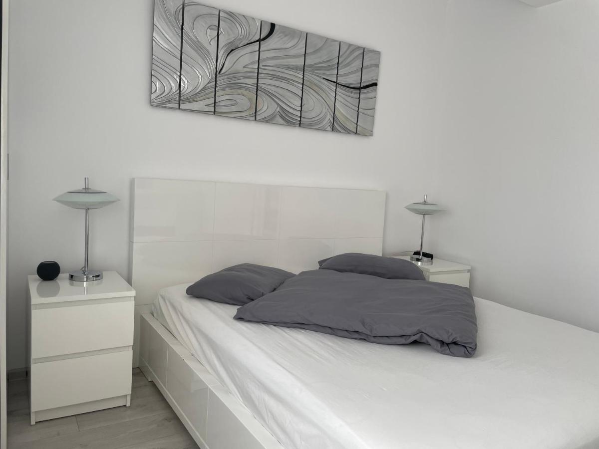 Luxury Two Room Apartment Residence Militari M3 - Housity