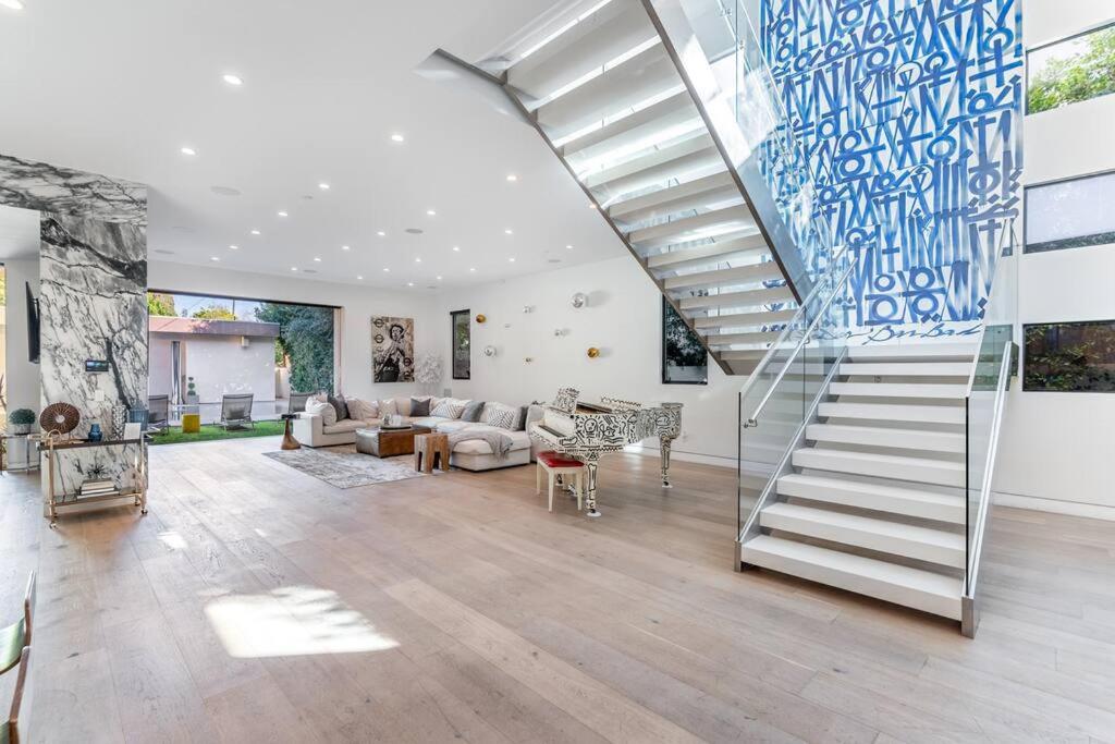 Martel Villa - Housity