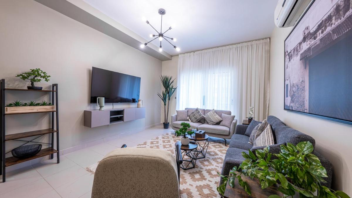 Mabaat-Superior 2BR-Emaar - 514 - Housity