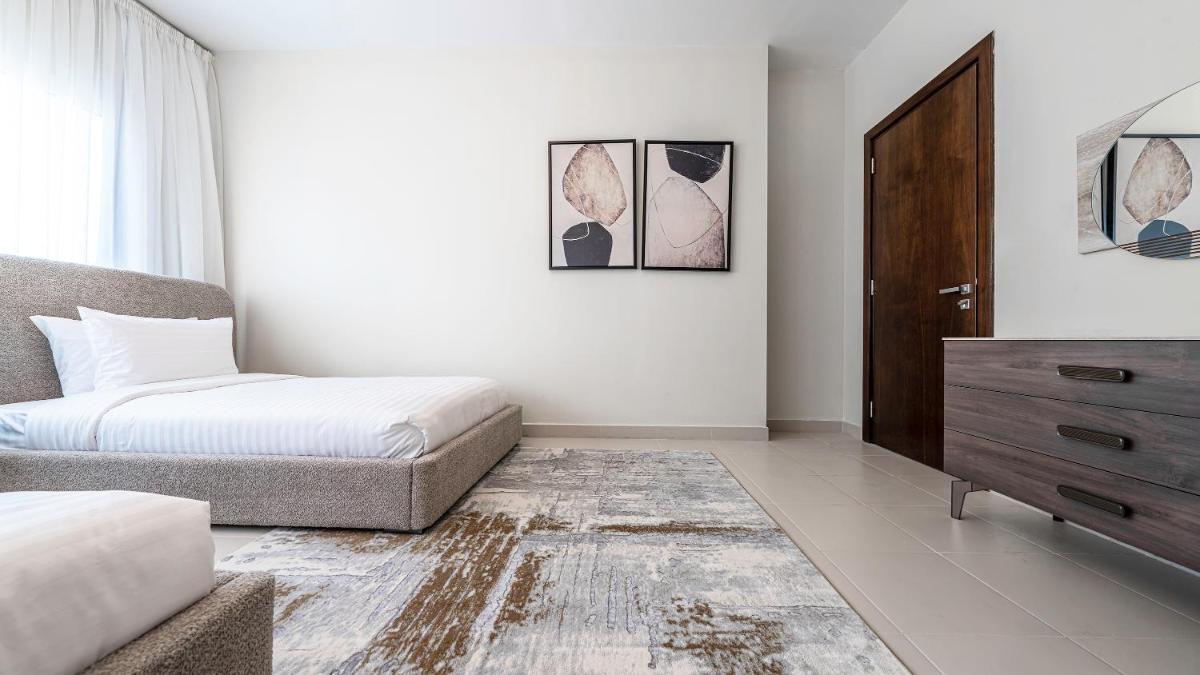 Mabaat-Superior 2BR-Emaar - 514 - Housity