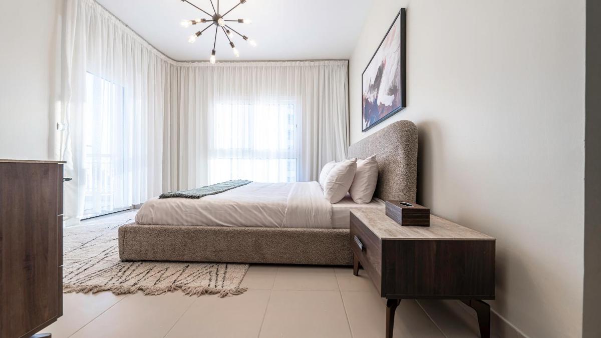 Mabaat-Superior 2BR-Emaar - 514 - Housity