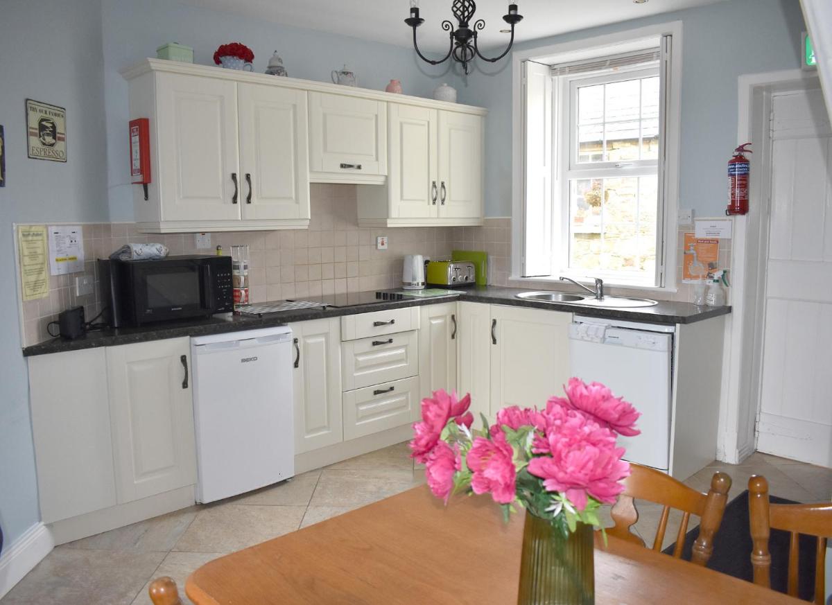 Capstan Cottage - Housity