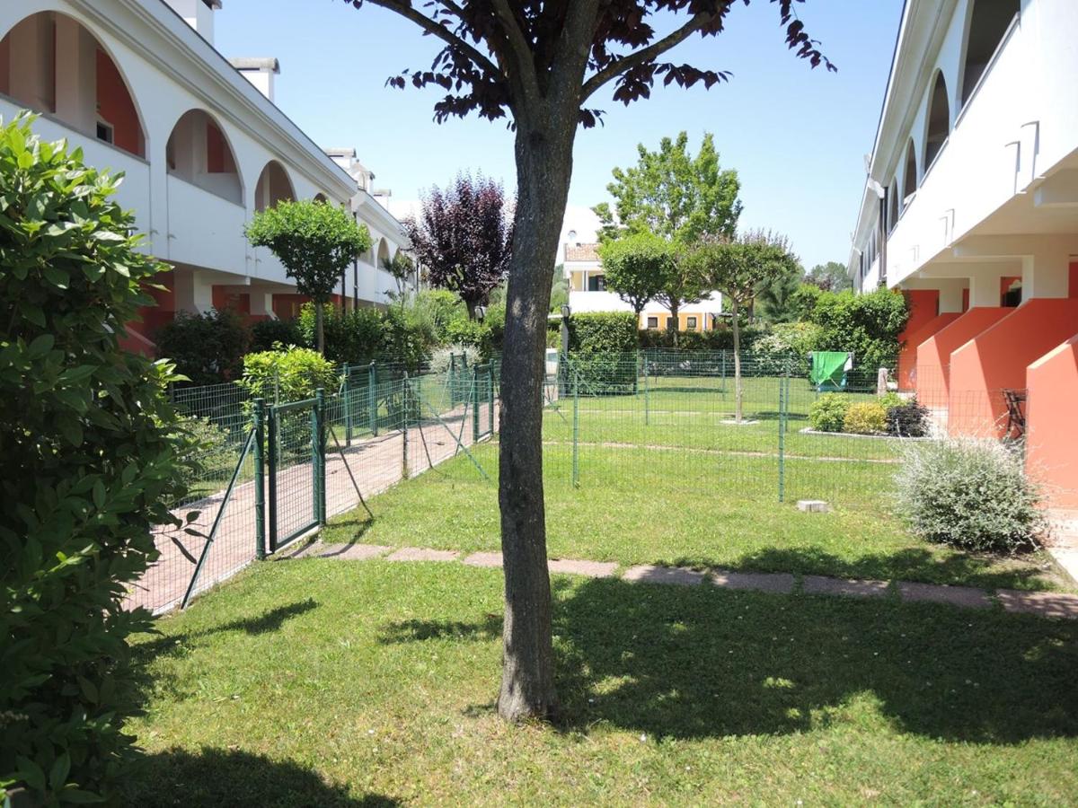 Cozy apartment with terrace and swimming pool near the beach - Housity