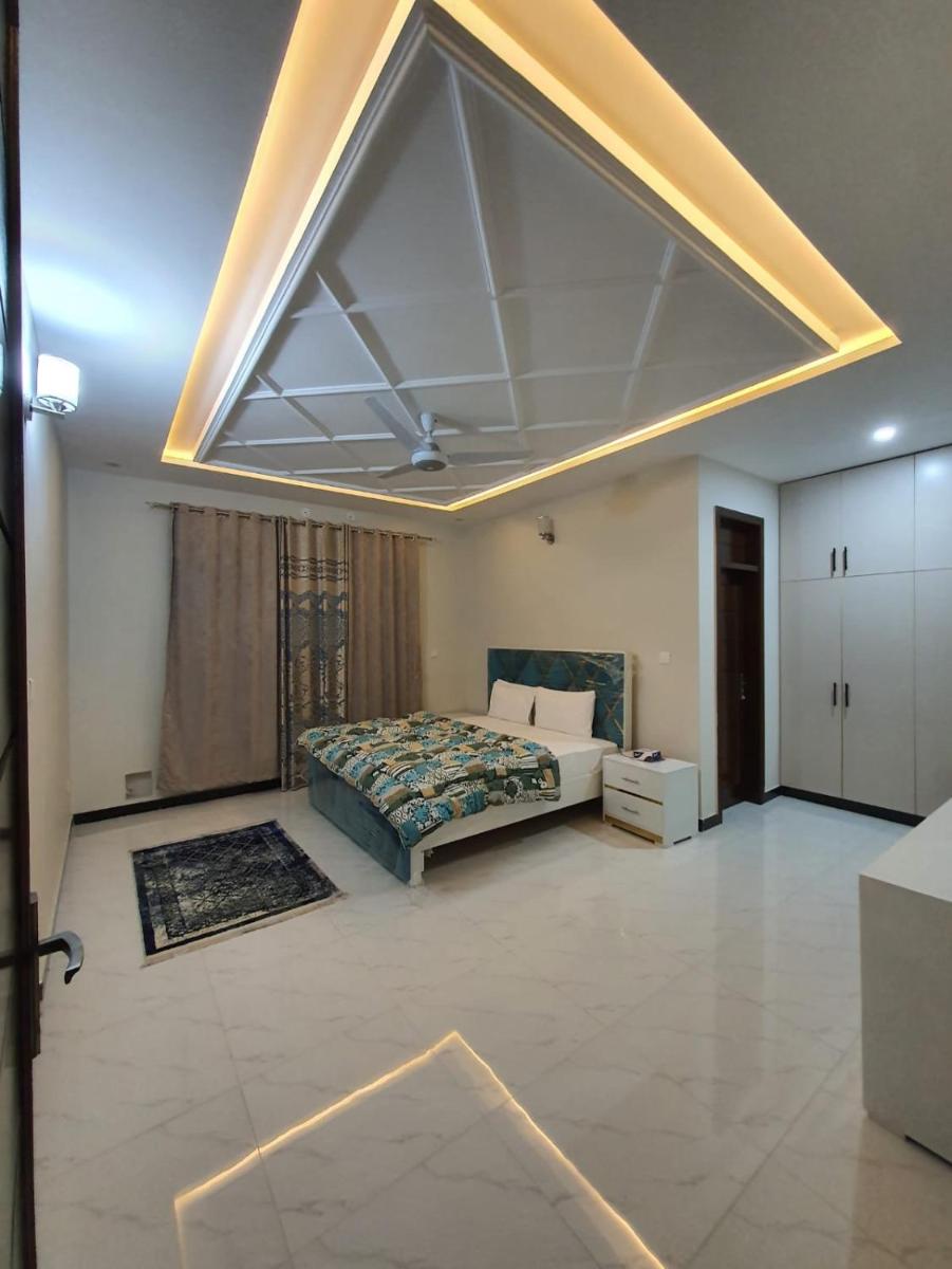 Suitetrails - Transit Guest House