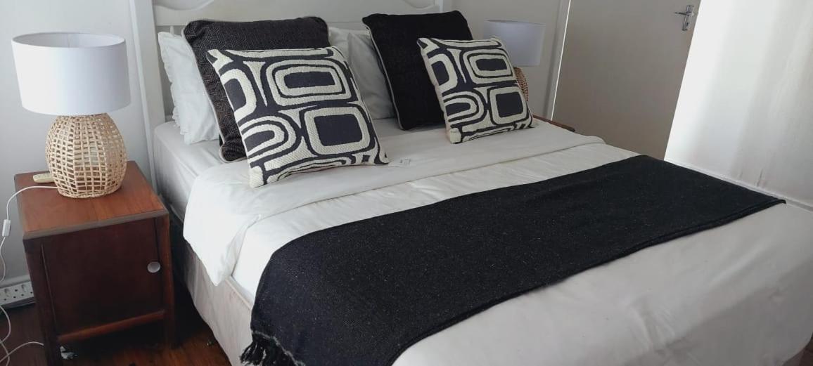 Clay Oven Seaview - Housity