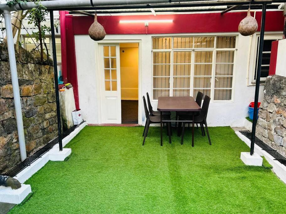 Cozy full house with full kitchen - Housity