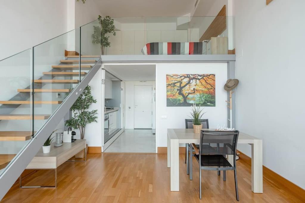 Duplex LOFT Apartamento con Parking GRATIS - Housity