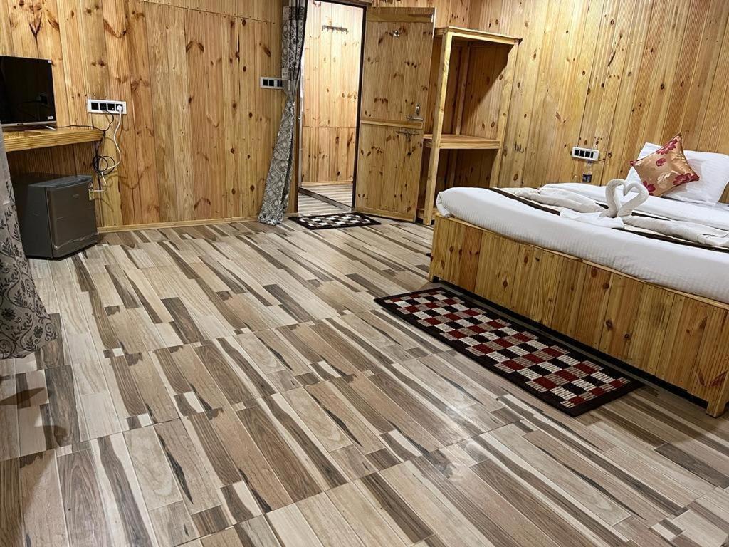 Village Camp Resort By WB Inn - Housity