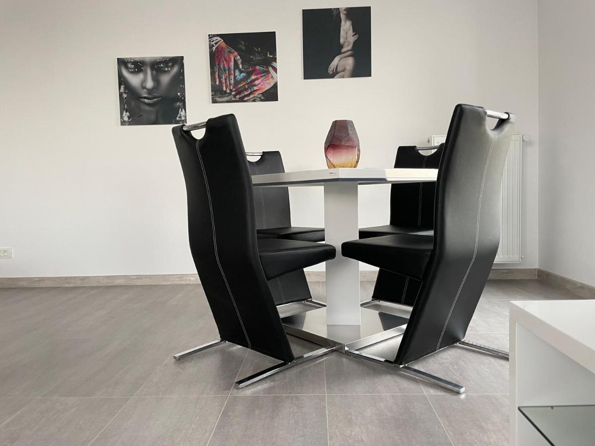 4 Room Penthouse Terrace W18+W19 - Housity