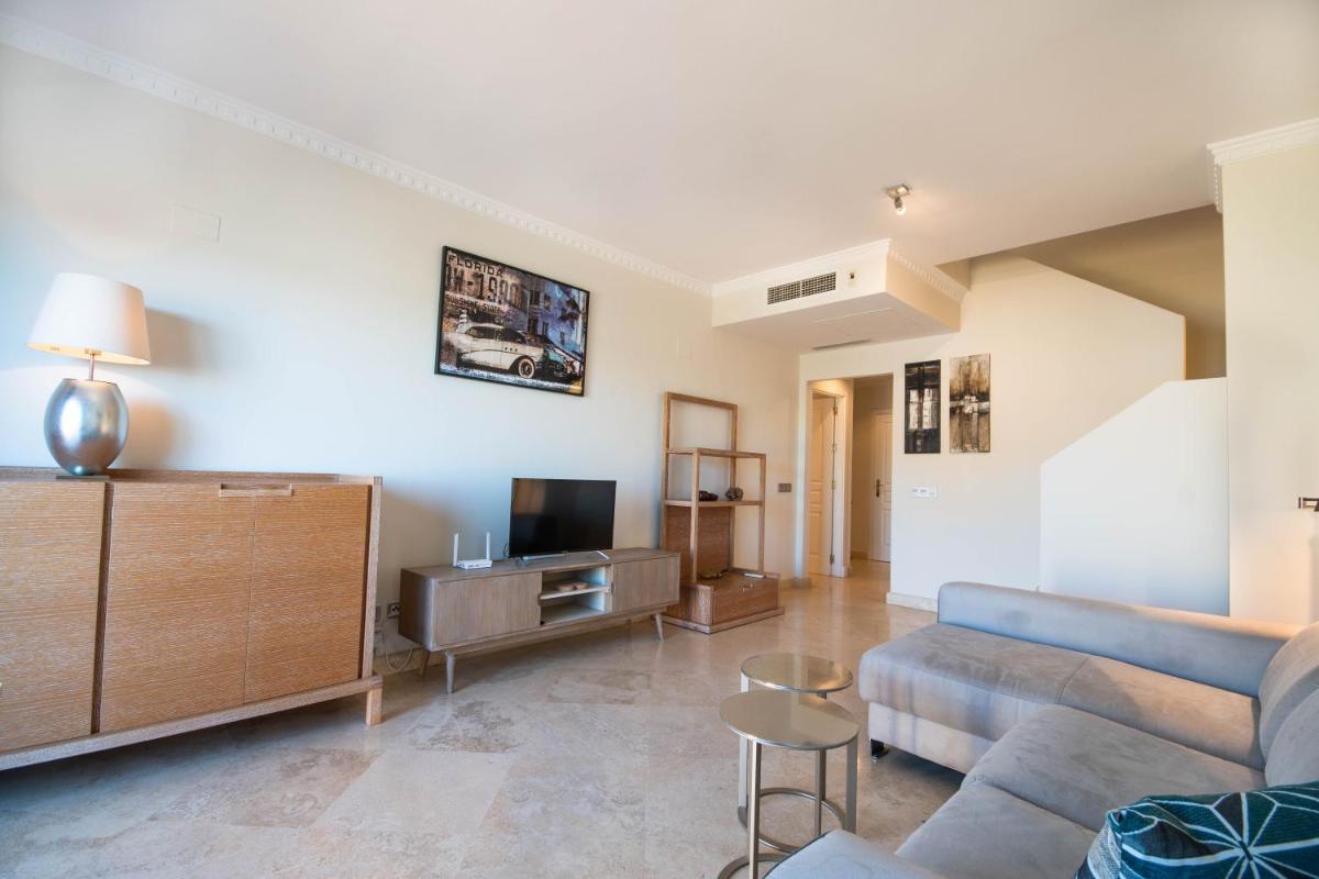 Suitetrails - Dream holiday in Nagüeles, a property with sea views and luxury amenities