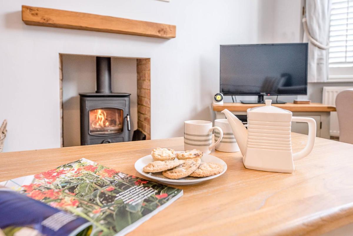 Pelican Cottage, Aldeburgh - Housity