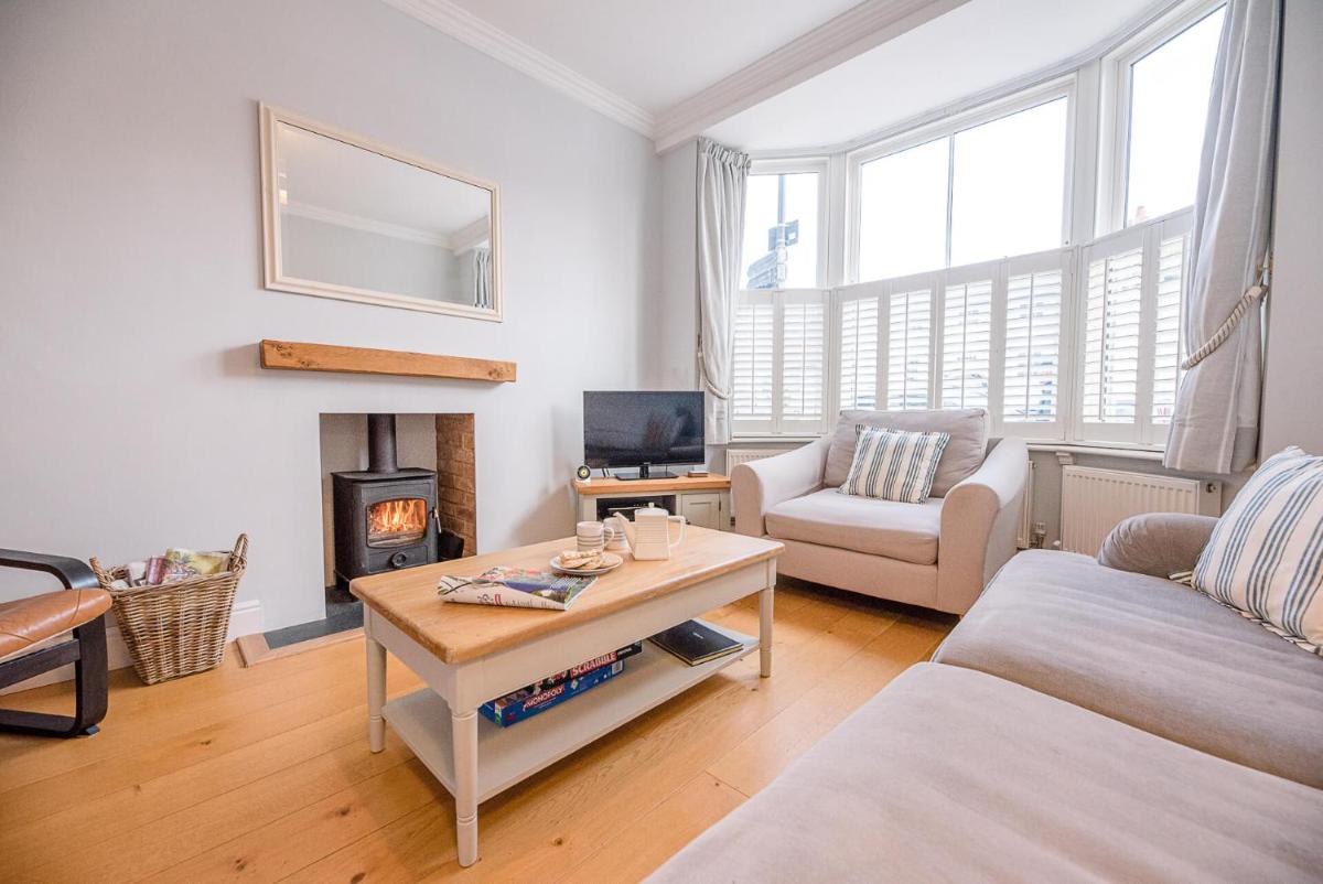 Pelican Cottage, Aldeburgh - Housity