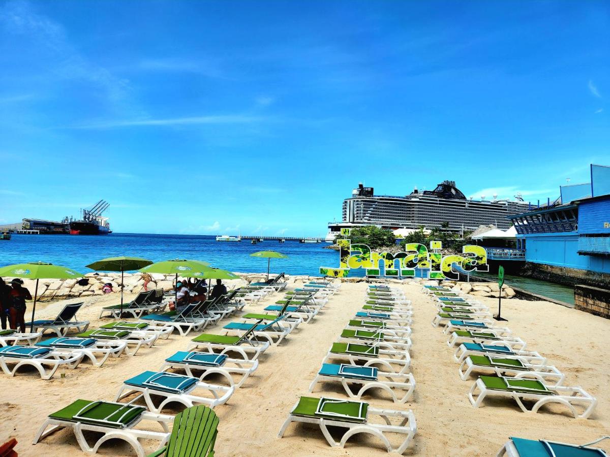 Relax on the Ridge - Ocho Rios Escape - Housity