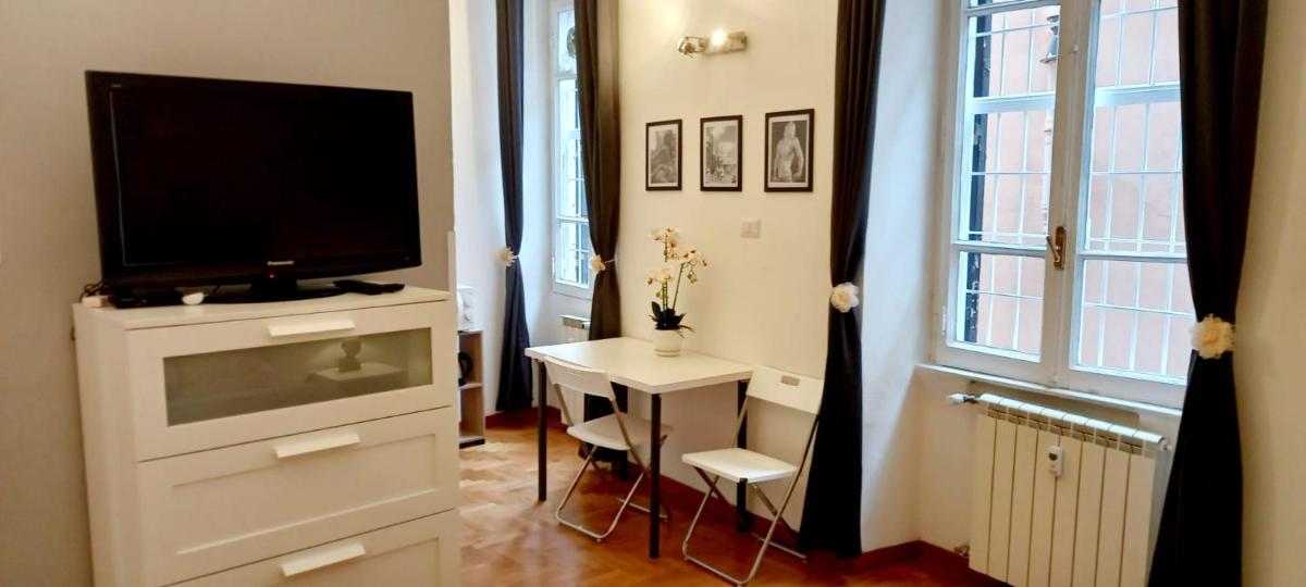 Charme de Rome Vatican Apartment - Housity