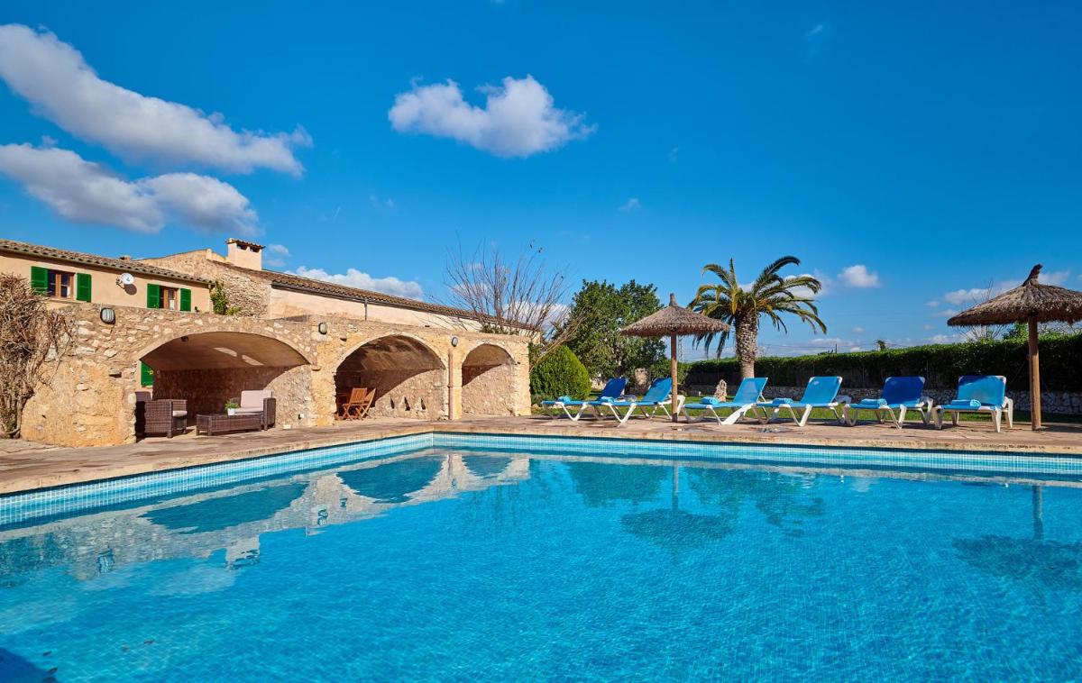 Finca Son Oliver by Mallorca House Rent - Housity