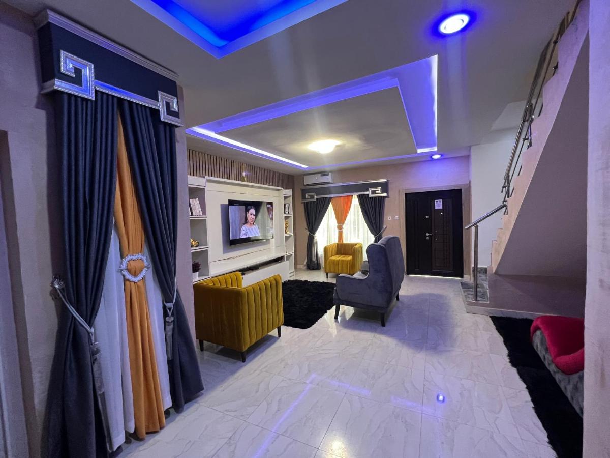 Suitetrails - JRC Chariot Luxury Apartment GARKI II Abuja