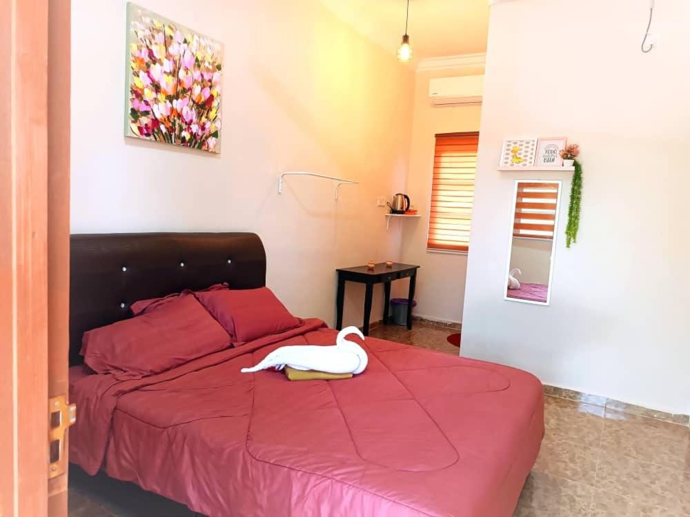 BASAR HOUSE SUITES RHU 10/ PENARIK - Housity