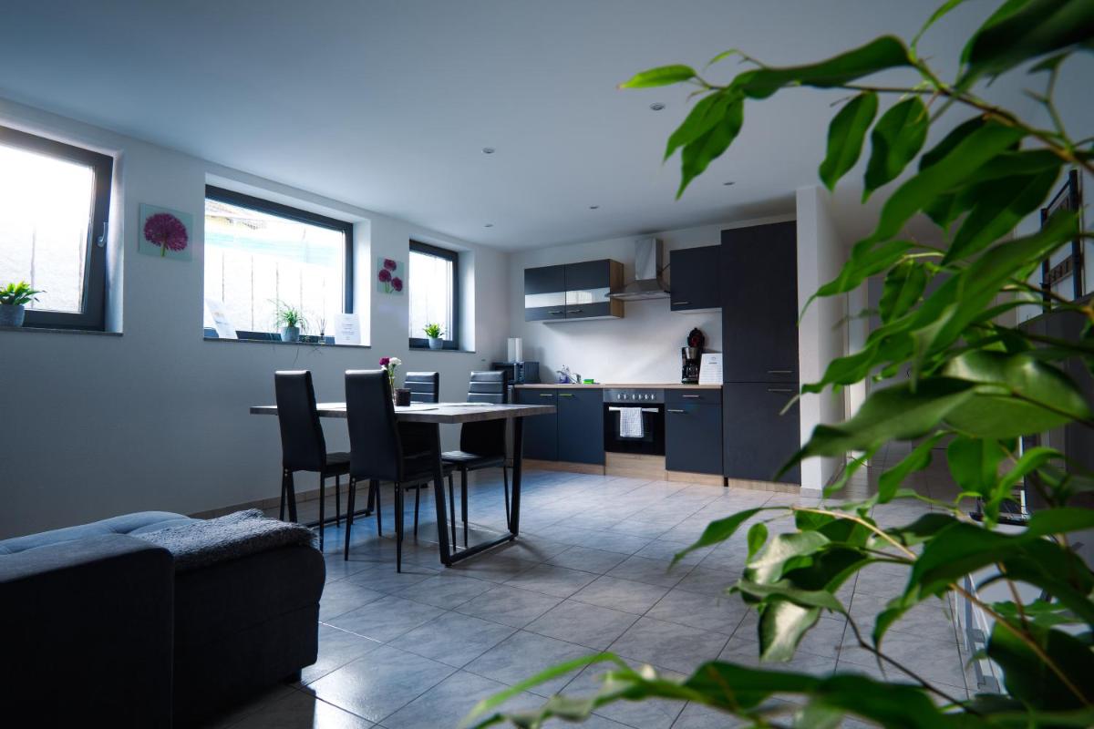 FeWo WOW! TOP Lage! Schöne 2-Zimmer Wohnung! - Housity