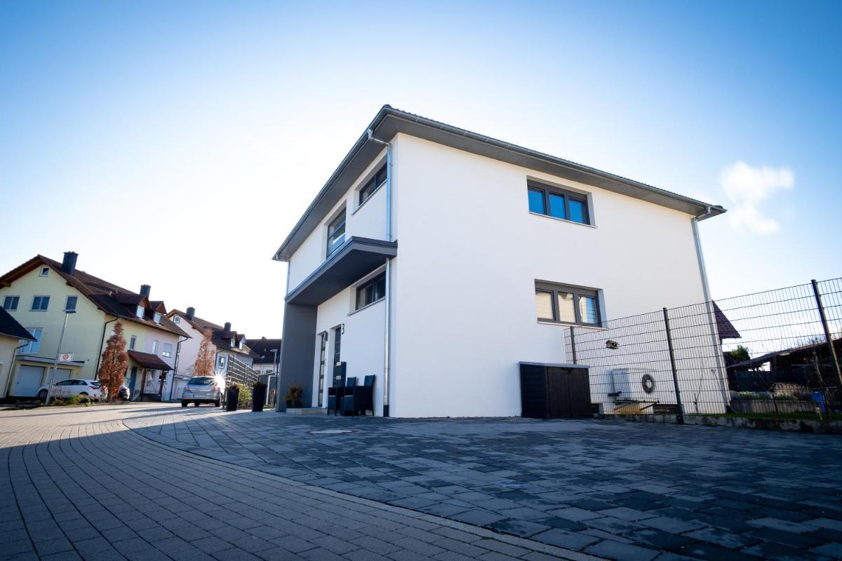 FeWo WOW! TOP Lage! Schöne 2-Zimmer Wohnung! - Housity