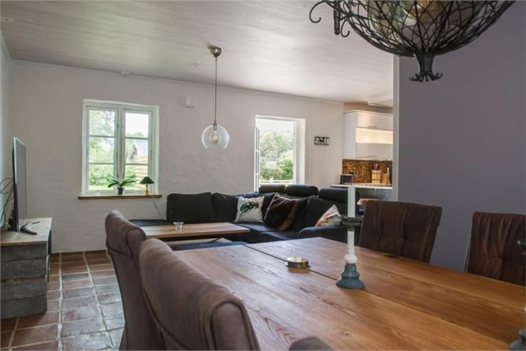 Suitetrails - Beautiful and cosy house near the lake
