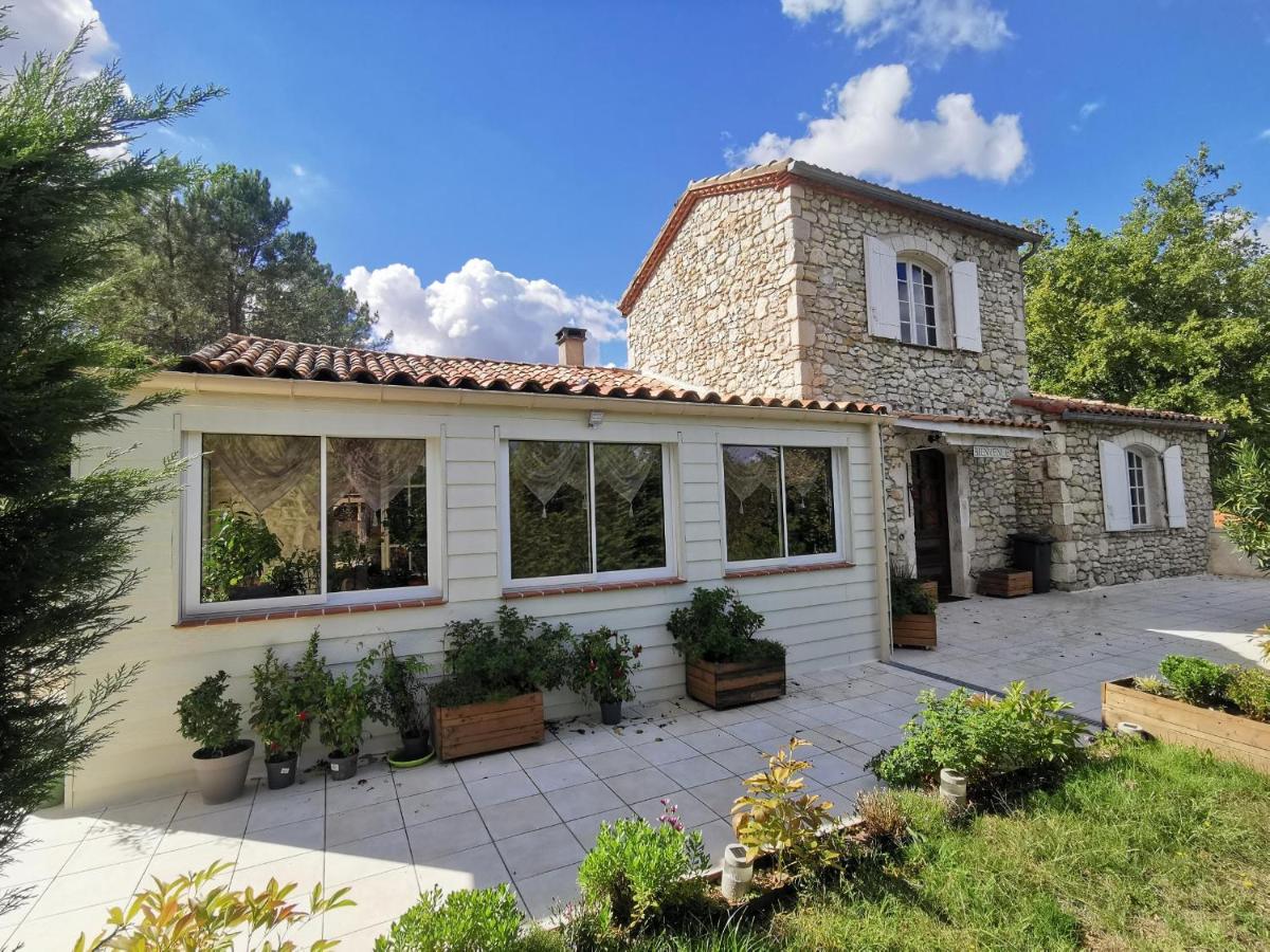 DOMAINE DES 3 CYPRÈS Chambre MIMOSA Chez Nath & Pat - Housity
