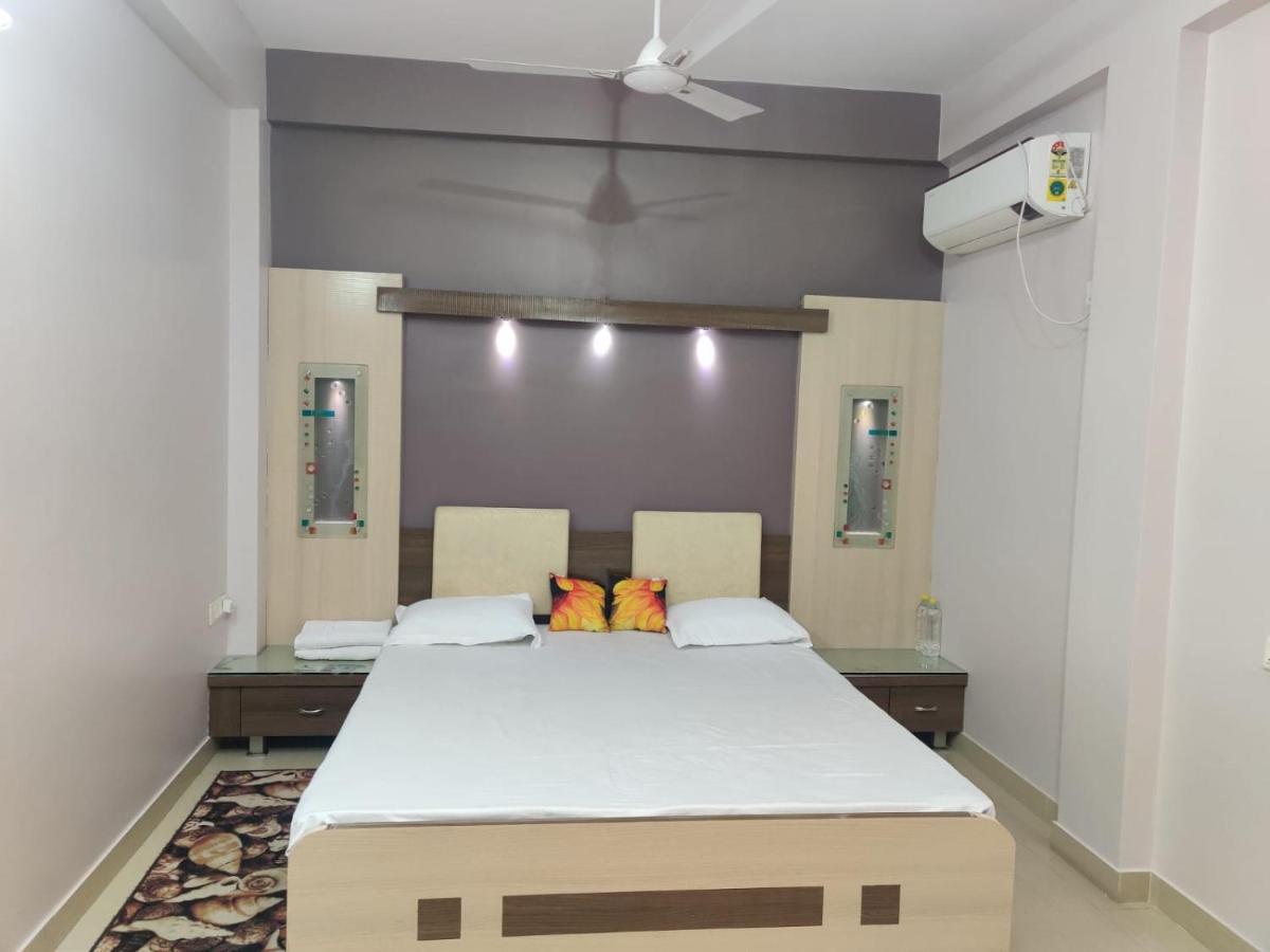 Om Paradise - Housity