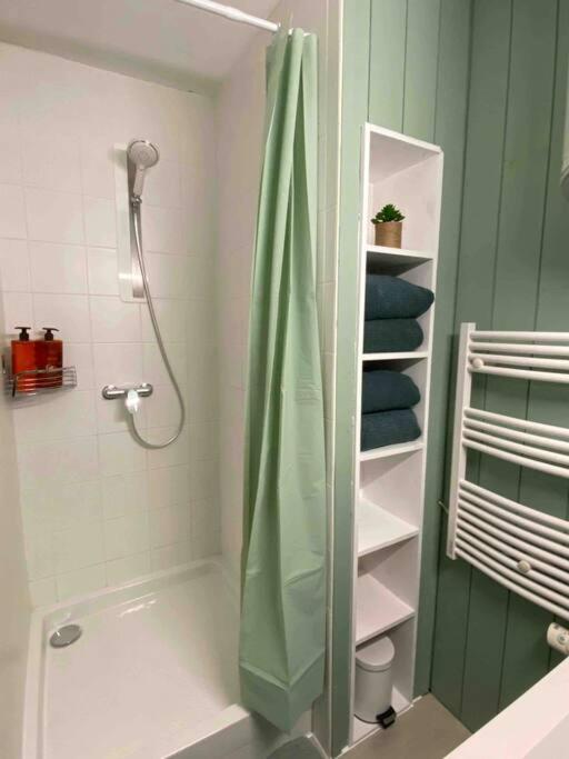 Vaste Appartement Rénové - Centre Ville - Housity