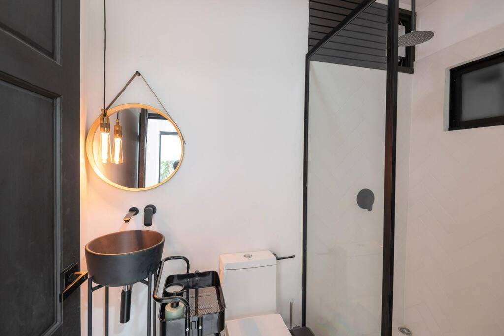 Manatees Flat Apartment - Housity