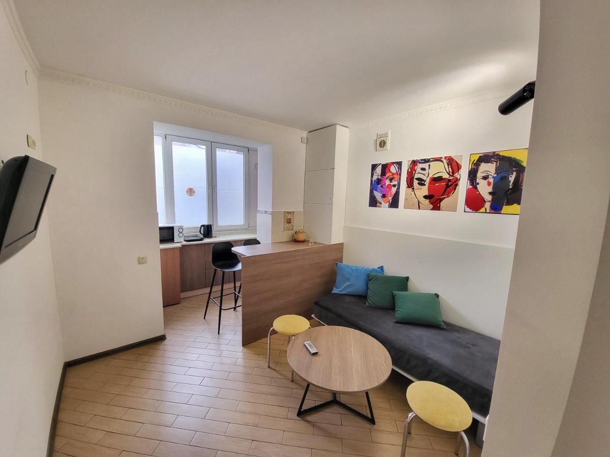 Like Home on Mikhnovskogo - Housity