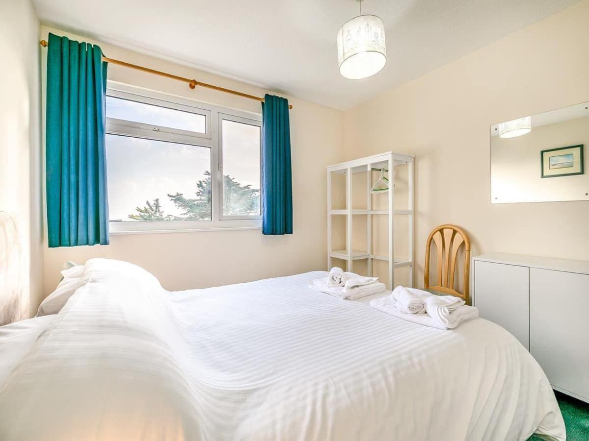 Beach View - Mount Brioni - Housity