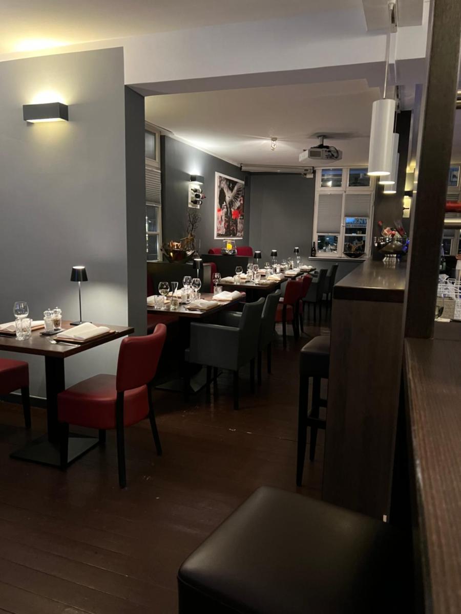 Hotel zum Postwagen - Housity