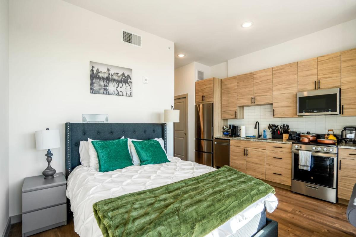 83 Walk Score -Downtown - Monthly stay- LongStay - Housity