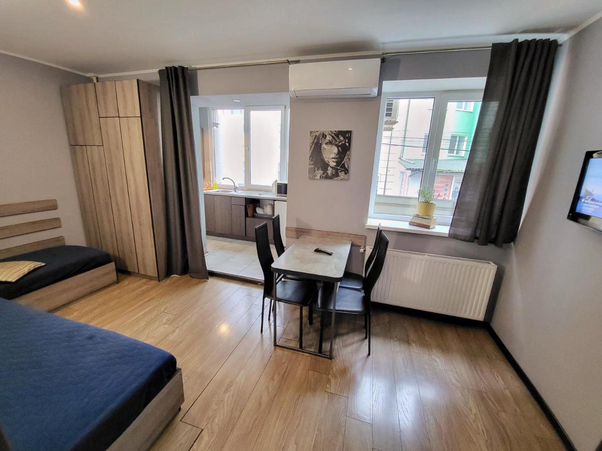Like Home on Zaliznychna 3 - Housity