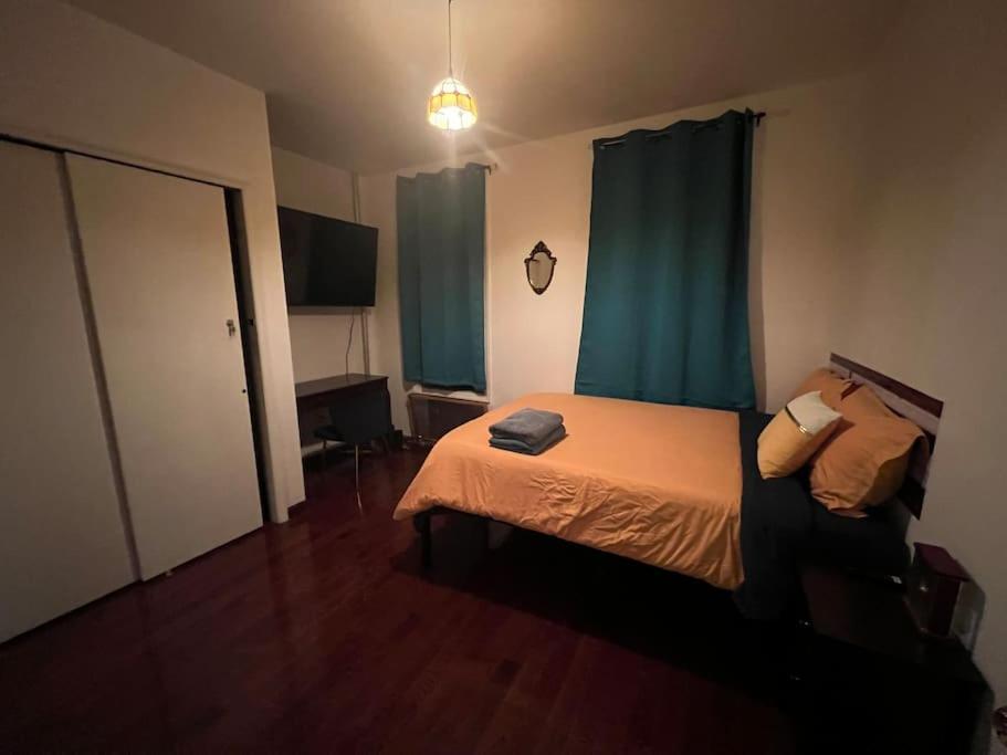Antique Victorian 2 Bedroom best Location - Housity