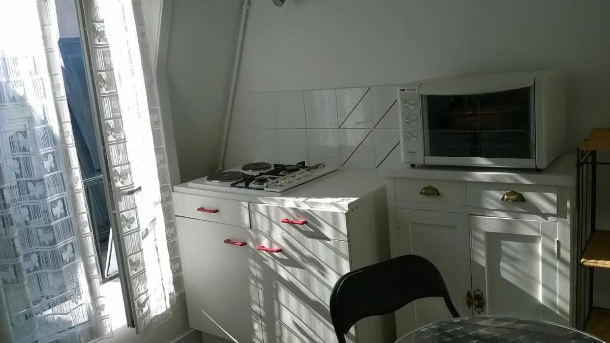 F1 cosy Montmartre avec balcon - Housity