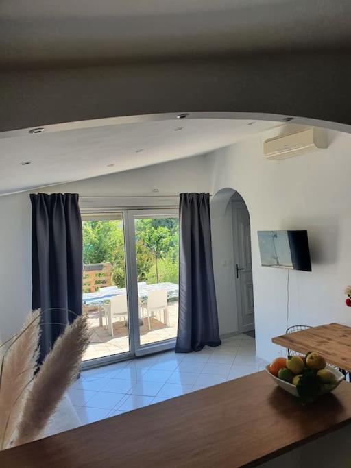 L'Abri Côtier, l'appart 60m2, 1 chb avec terrasse - Housity