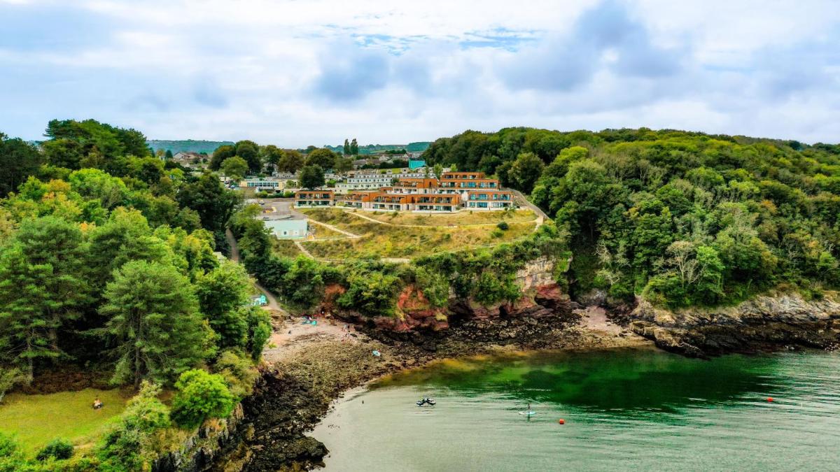 Curlew 5 - The Cove - Housity