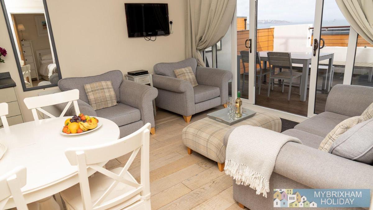 Curlew 5 - The Cove - Housity