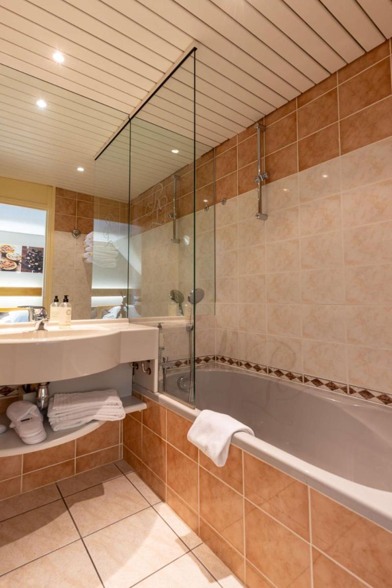 Salle de bains dans l'établissement Best Western Le Relais de Laguiole Hôtel & Spa