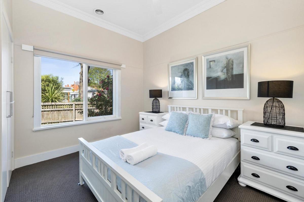 Devon by the Lake - Housity